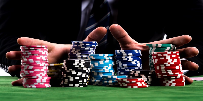 Bet thủ luôn phải nắm rõ cách so bài Poker 3 lá Cn3789 